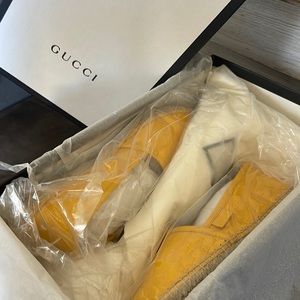 AUTHENTIC Yellow woman gucci loafers